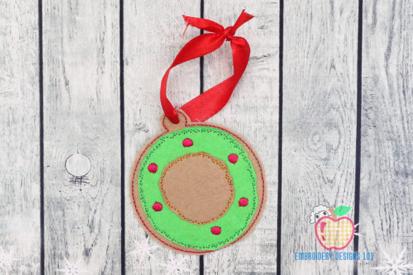 Decorative Christmas Wreath Embroidery Design Review