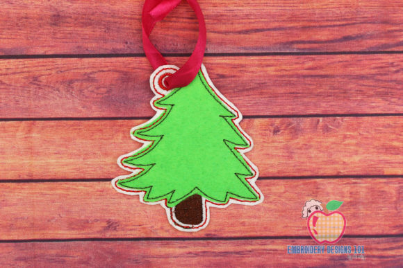 Review: A Retro Christmas Tree Ornament Embroidery Design